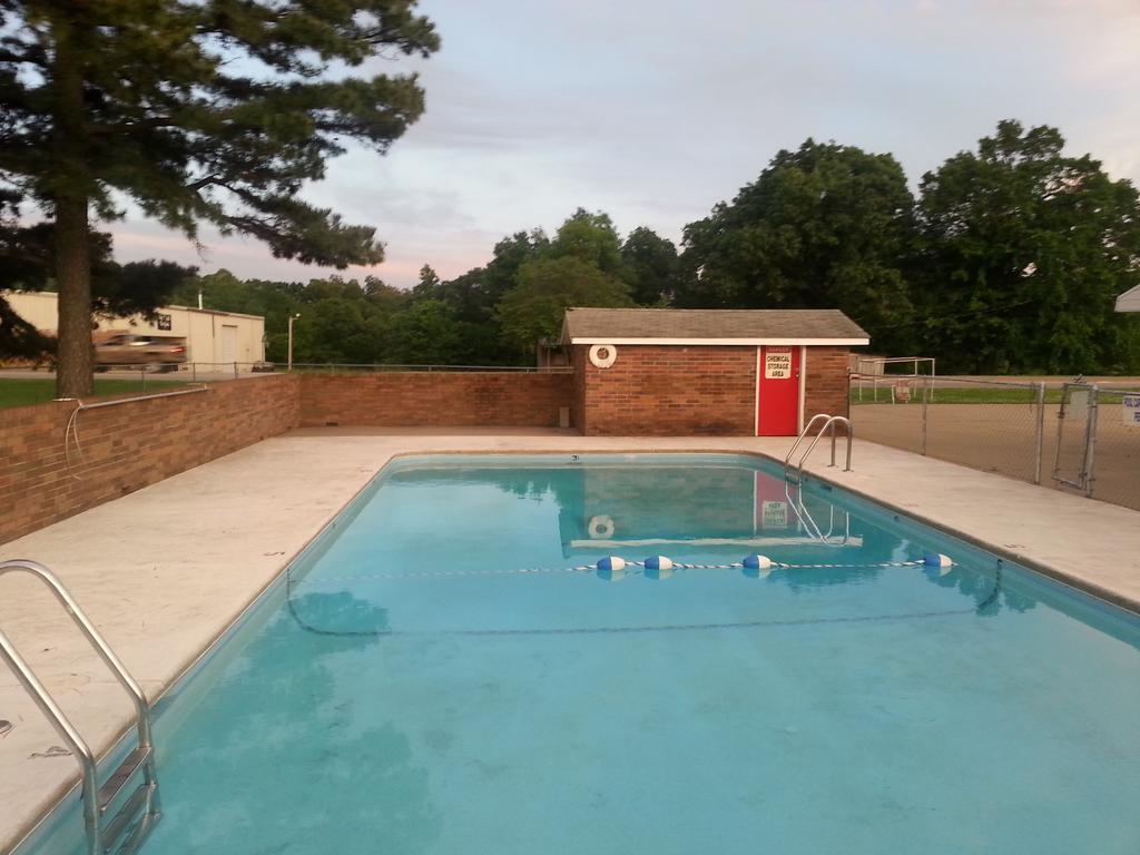 Holiday Pines Motel Jay Exterior photo