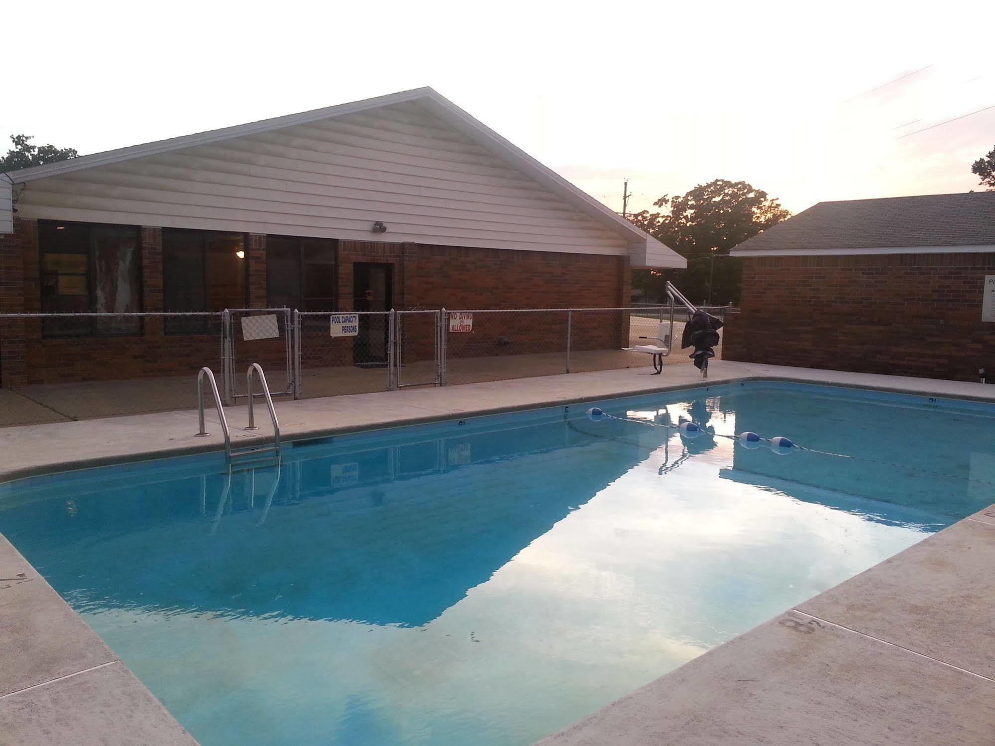 Holiday Pines Motel Jay Exterior photo