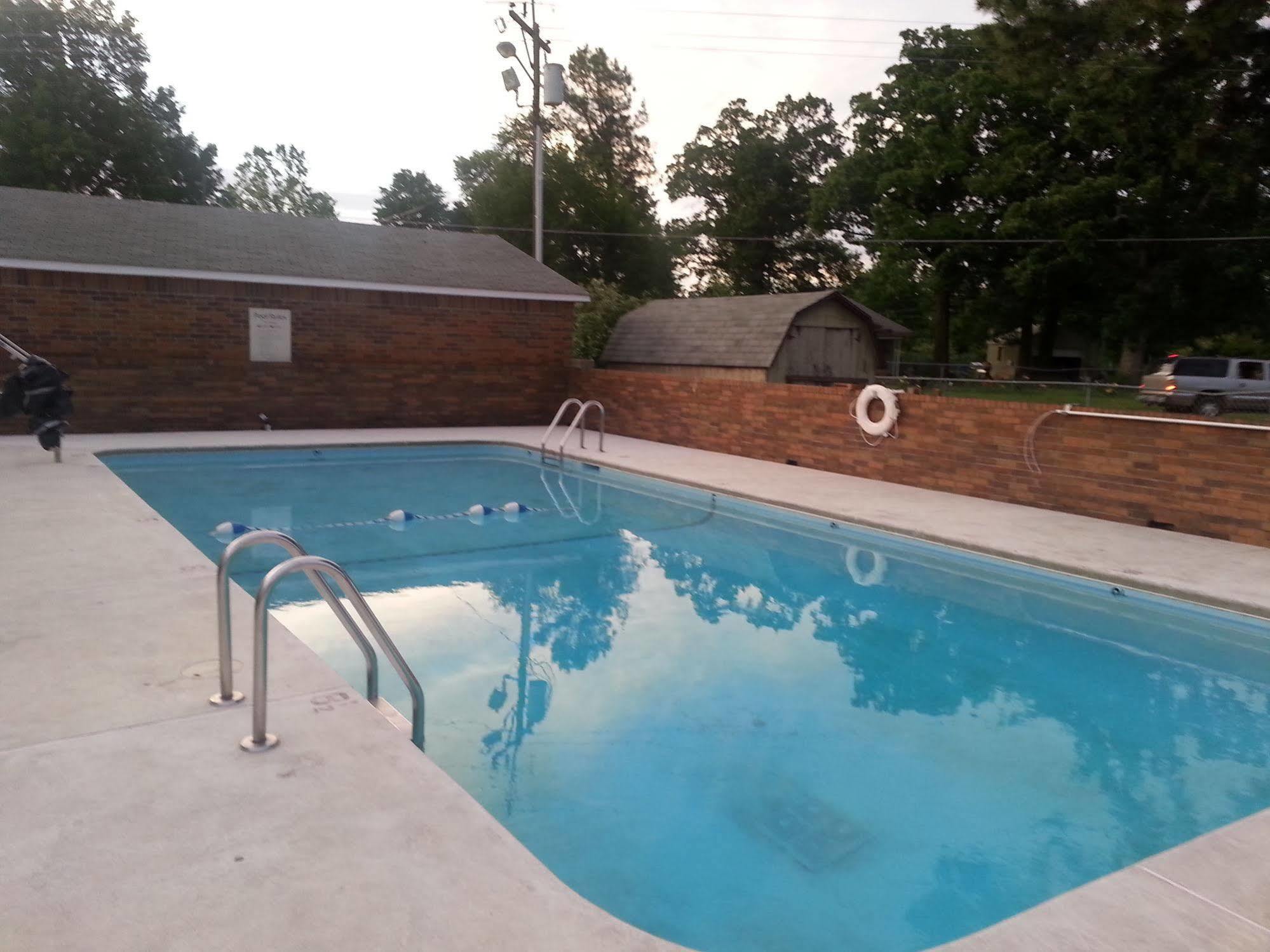 Holiday Pines Motel Jay Exterior photo